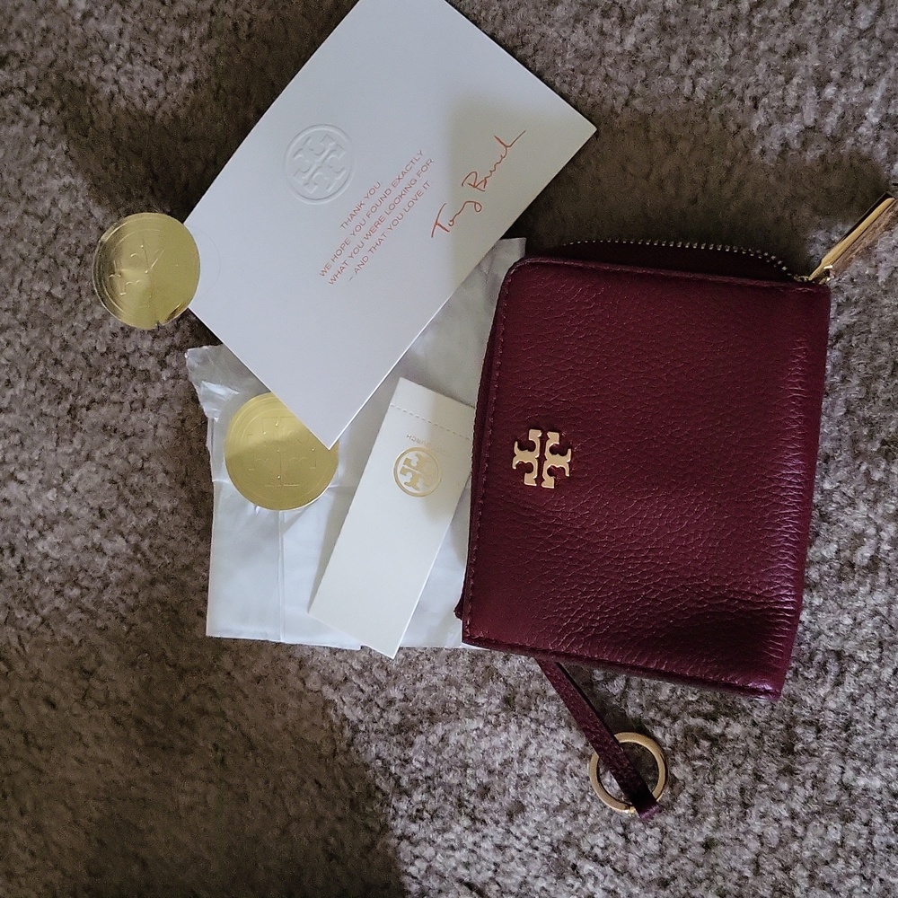 Tory burch gorgeous new square zipper coin case with gold Keychain โจ๏ธ - Picture 1 of 7